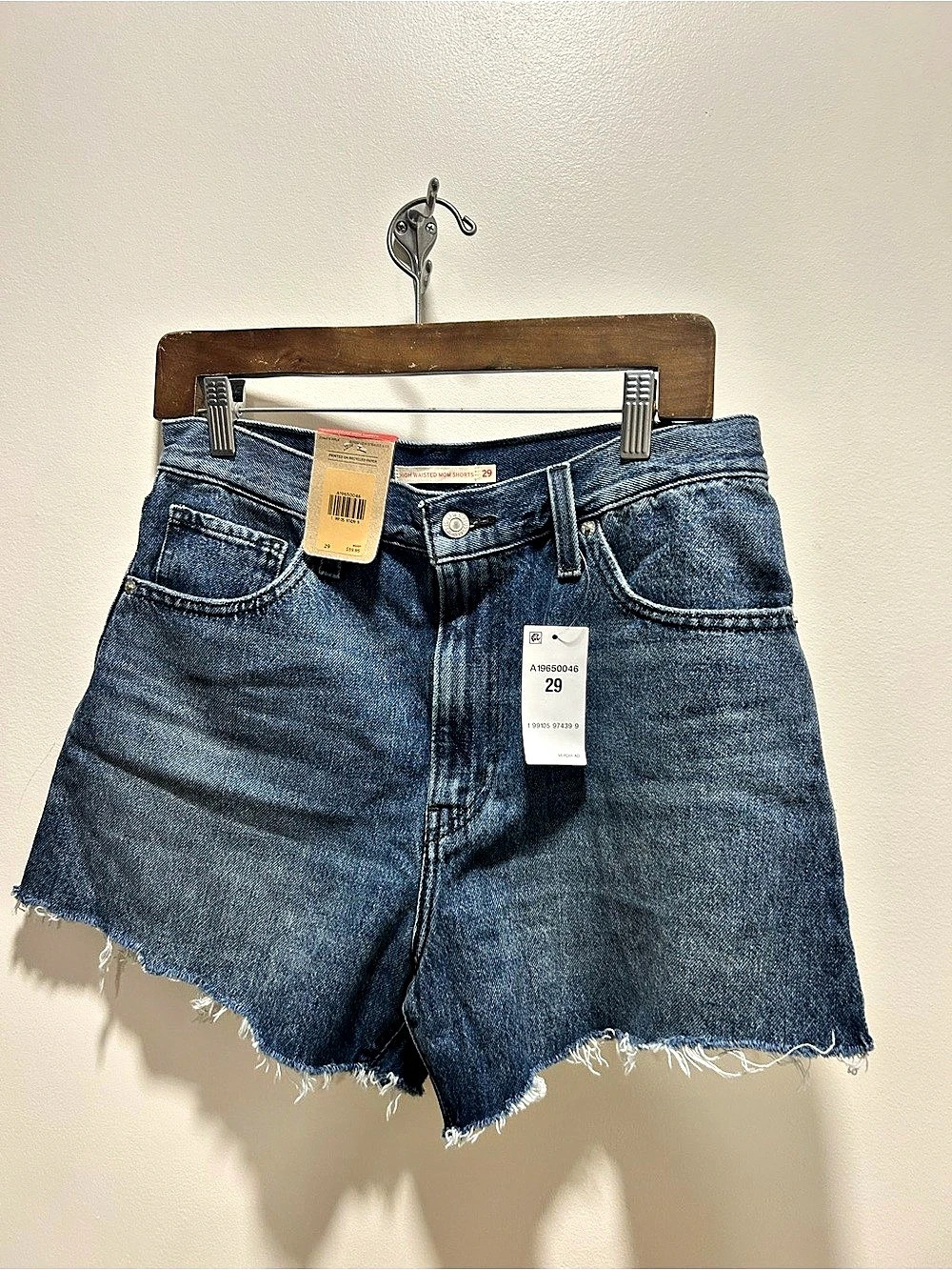 Levi's High Waisted Mom Shorts Blue Waist 29 NWT